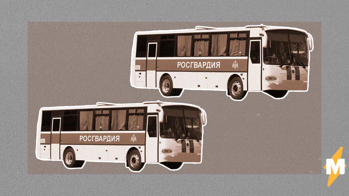 Автобусы с Росгвардией на Киевском шоссе напугали соцсети. Но переживать надо пенсионерам, нарушающим карантин