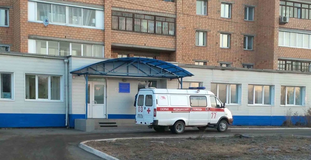 В Красноярске медсестра подхватила COVID-19. Похоже, это не первый случай среди российских медиков