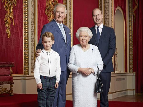 У принца Чарльза обнаружили COVID-19. Ближайший претендент на британскую корону в группе риска - ему 71 год