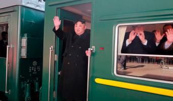 Спутники засекли поезд Ким Чен Ына. Теорий много, но корейское ТВ уже начало крутить грустное слайдшоу
