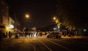 Жители Бутово показали, как провести вечеринку на карантине. Нужны громкие колонки и деньги на штраф