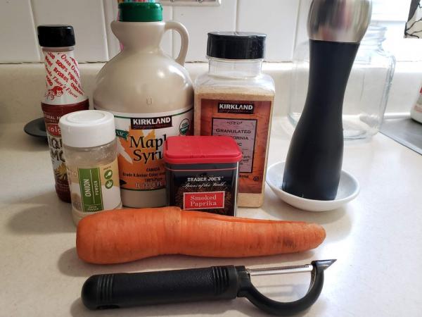 Женщина решила превратить морковку в бекон по рецепту из TikTok. И кажется, создала новый деликатес
