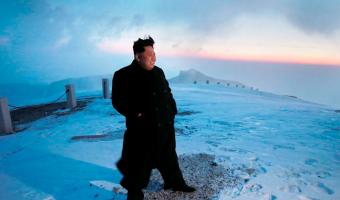Ким Чен Ын не в коме, а в глубокой медитации, сообщило DPRK News. Это был троллинг, и он удался на славу