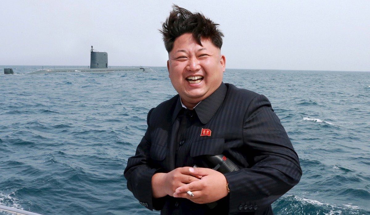 Ким Чен Ын жив и хорошо себя чувствует, заявила Южная Корея. Он просто ушёл на удалёнку на курорте