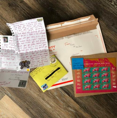 Подросток написала письмо почтальону, а получила десятки ответов со всего мира.
