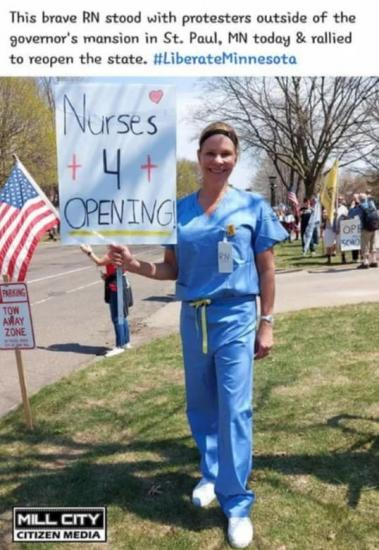 "Медсестра" пришла протестовать против карантина и заработала насмешки. Ведь люди мигом её разоблачили