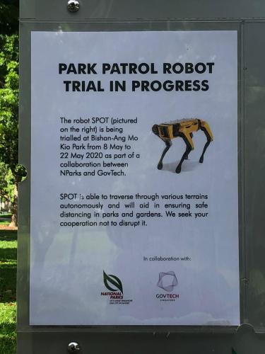 Робокоп от Boston Dynamics патрулирует парк в Сингапуре. Машина дорвалась до власти благодаря COVID-19