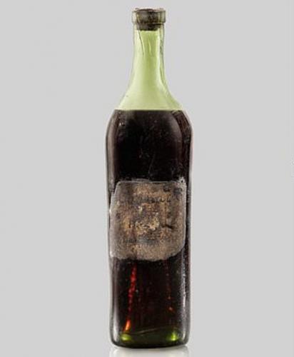 Работнику заплатили бутылкой, и его родные счастливы. Её оценили в огромное состояние, правда, через 300 лет