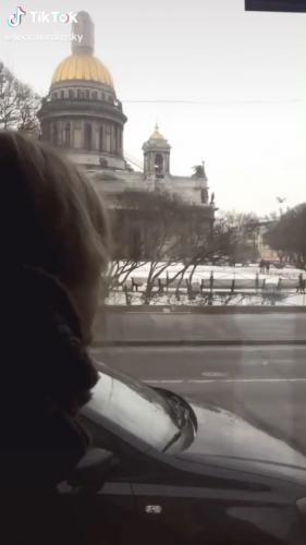 Американцы снимают видео о том, как мечтают переехать в Россию. Но в социальных сетях такие порывы не оценили