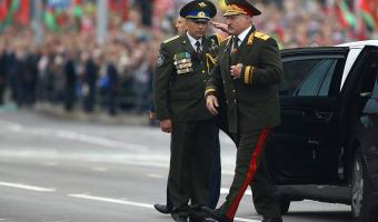 Белоруссия с размахом провела парад Победы вопреки COVID-19. И на фото ветеранов без масок смотреть тревожно