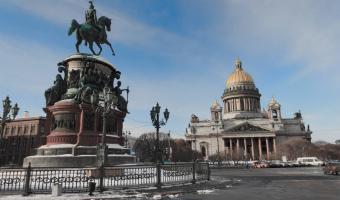 Власти Петербурга объяснили, почему не сняли карантин. И эти комплименты способны возмутить любого москвича