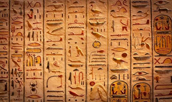 Google создала сайт для перевода текста в самые древние эмодзи. И теперь смсить можно на древнеегипетском