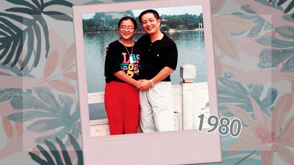 Отец и дочь 40 лет делали одно и то же фото у озера. Похоже, они нашли единственное место, где время встало