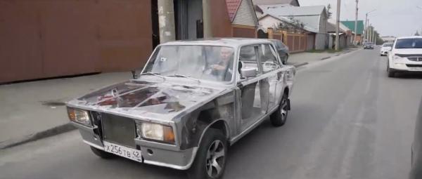 Ютуберы из России создали прозрачную машину. Иностранцы в восторге: эта тачка покруче самолёта Чудо-женщины