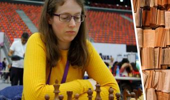 Шахматистка с 10 лет заставляет взрослых соперников плакать. Её имя не Бет, но секрет успеха ей передала мама
