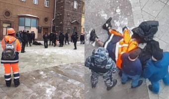 В Москве мужчина совершил попытку самосожжения, и кадры попали на видео. Люди связывают инцидент с протестами