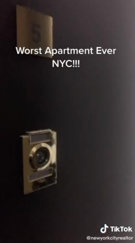 Риелтор показал самую худшую квартиру в Нью-Йорке и удивил людей. Ведь
