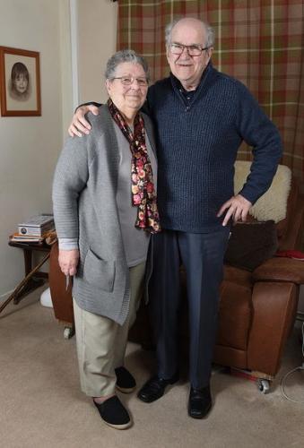 Семейная пара прожившая в браке 70 лет делится секретами отношений. Но в их случае муж и жена — не одна сатана