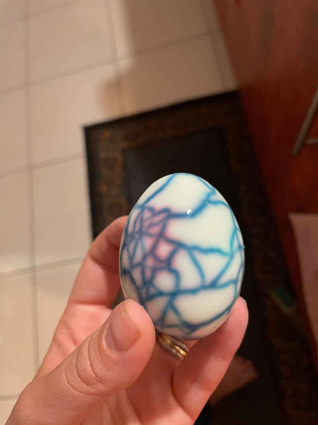 Блогер показала лайфхак с яйцом и сломала россиян. Гениальный трюк иностранцев для нас - худшая ошибка в Пасху