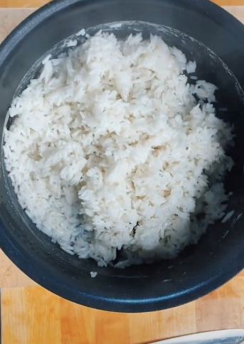 Шеф-повар раскрыла тайну идеально рассыпчатого риса на видео. Леонардо да Винчи аплодирует девушке стоя