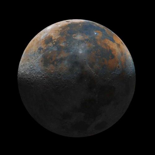 Школьник сделал супердетализированный снимок Луны. Не смотрите на него без очков, ведь это полное затмение