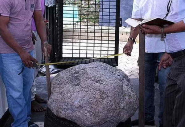 На Шри-Ланке рабочие нашли во дворе скопление сапфиров за 100 миллионов долларов