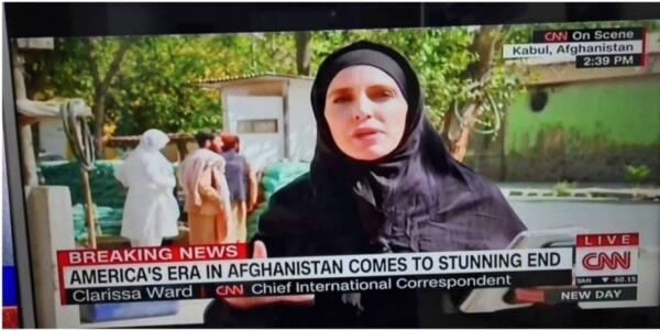 "Разница не такая резкая". Журналистка, переодевшаяся в хиджаб в Кабуле, объяснила мем с собой