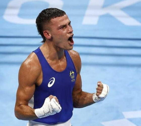 Боксёр из Австралии с накрашенными ногтями победил Казахстанца на Олимпиаде