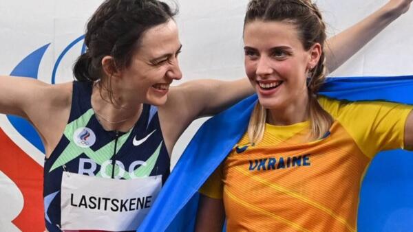 Украинская прыгунья подверглась критике за фото с россиянкой на Олимпиаде в Токио