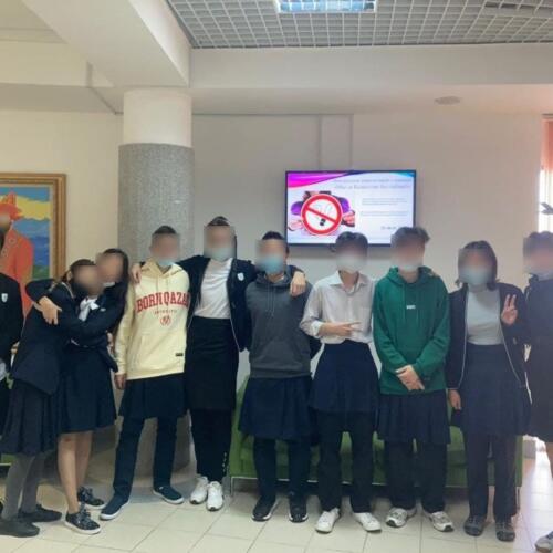 Протест в юбках в школе Казахстана поссорил людей. Ребёнок погиб, а в Сети увидели пропаганду ЛГБТ