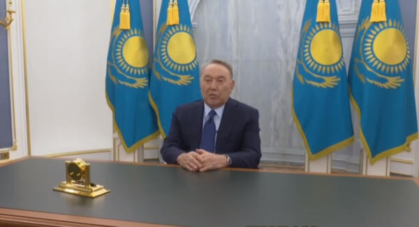 В Сети не верят, что Нурсултан Назарбаев в видеообращении настоящий. В теориях двойник и нейросети