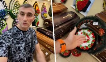 Гробовщик с Украины поразил Сеть чёрным юмором. В его видео — праздничные венки и гробы с Hello Kitty