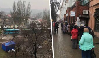 Что за видео эвакуации в ДНР. На кадрах — очереди в банкоматы и взрыв авто у правительства