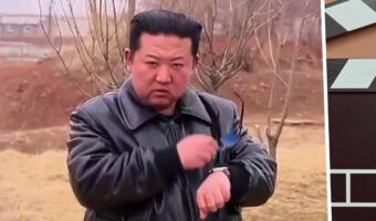 Ким Чен Ын на видео с испытания ракеты выглядит как герой Гая Ричи. Кожанка в стиле «опасного парня»