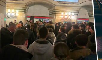 На станции «Спортивная» толпы и давка в вагоне. В метро Москвы коллапс из-за концерта в Лужниках