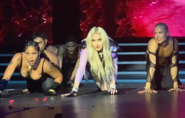 Мадонна показала дерзкий танец на концерте в Нью-Йорке. Так отожгла, что переплюнула поцелуй с Бритни