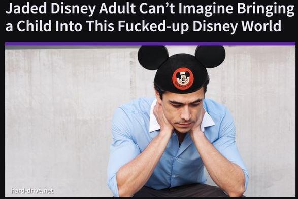 Кто такие Disney adults. Термин про взрослых фанатов Микки Мауса и Диснея превратился в обидный мем