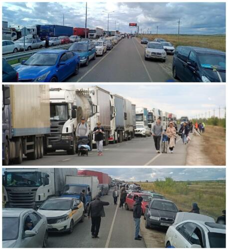 Как уезжающие из РФ стоят в километровых пробках у границ с Казахстаном. Готовят у трассы и спят в поле