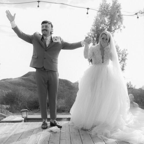 Дженна Марблс и Джулиан Соломита запостили свадебные фото. Фанаты трогательно поздравляют пару с женитьбой
