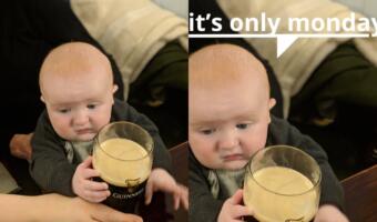 Младенец с кружкой Guinness – новый мем о тяжести бытия. В шутках он тоскует в баре в понедельник